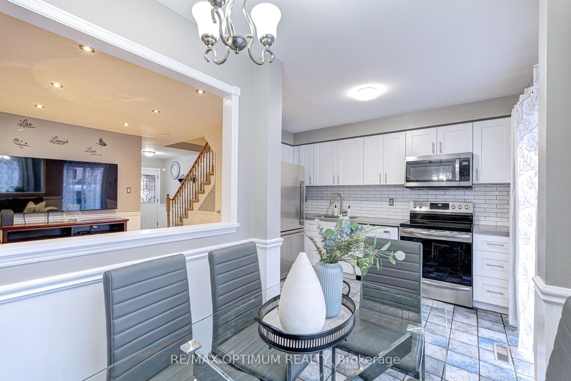 Photo 14 of 51 Goldenlight Circle, Brampton, Brampton West — HOMEH