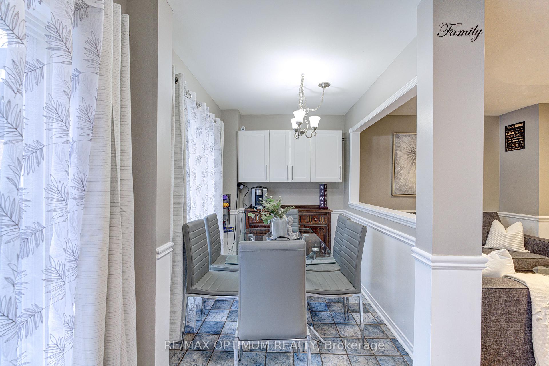 Photo 16 of 51 Goldenlight Circle, Brampton, Brampton West — HOMEH