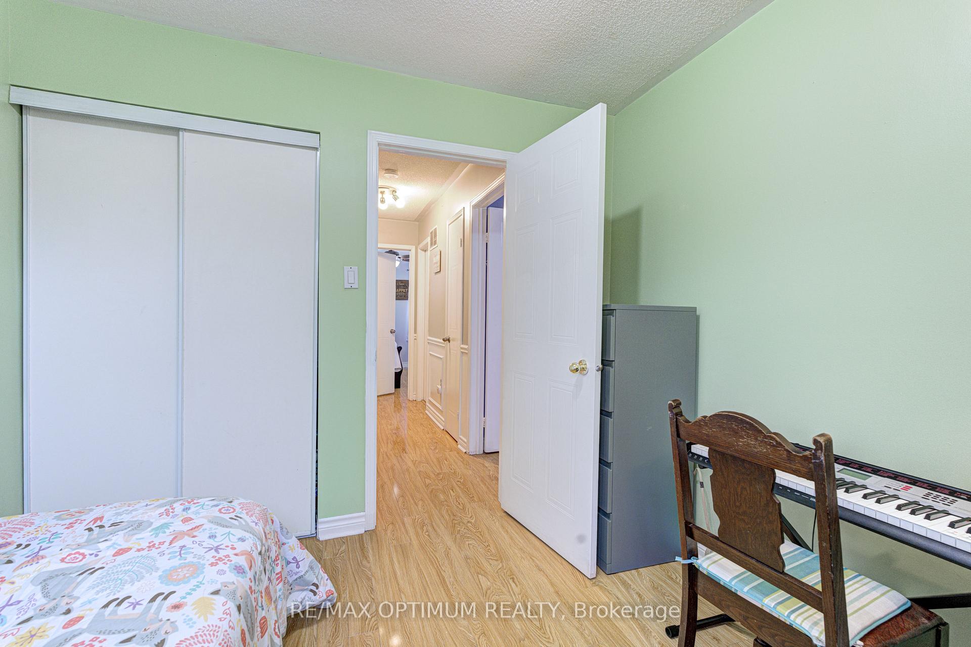 Photo 22 of 51 Goldenlight Circle, Brampton, Brampton West — HOMEH