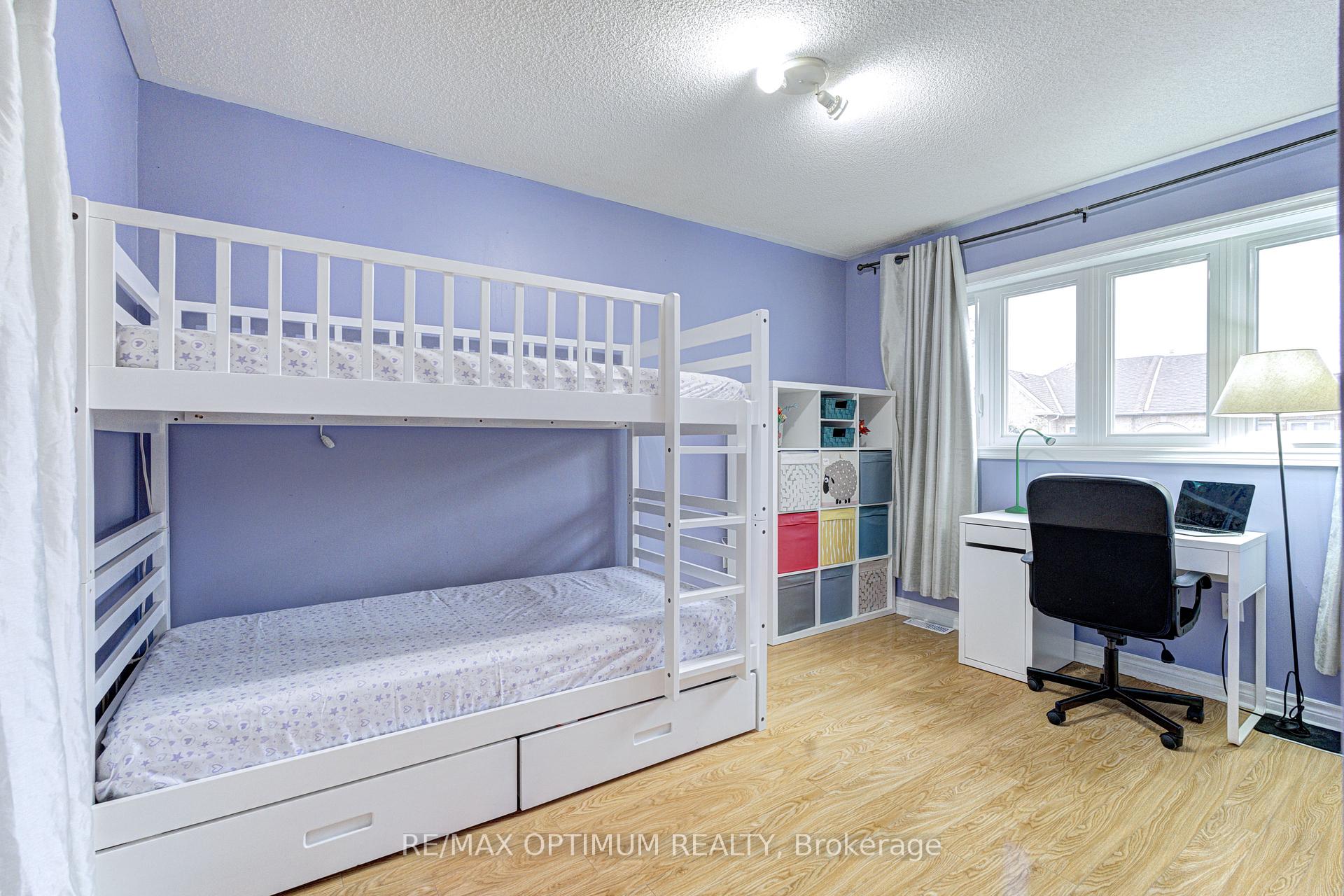 Photo 23 of 51 Goldenlight Circle, Brampton, Brampton West — HOMEH