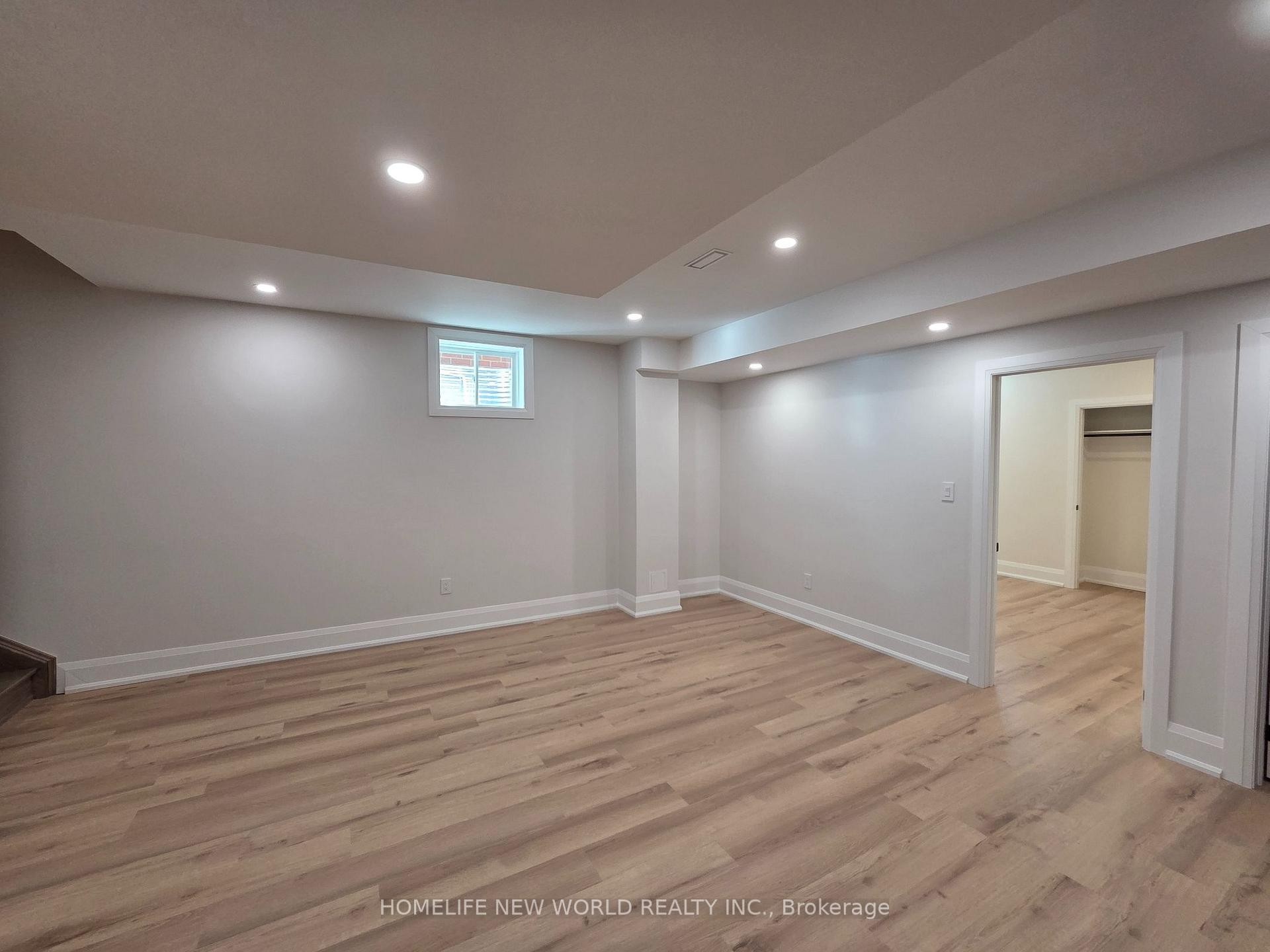 Photo 5 of 49 Berczy Manor Crescent, Markham, Rural Markham — HOMEH