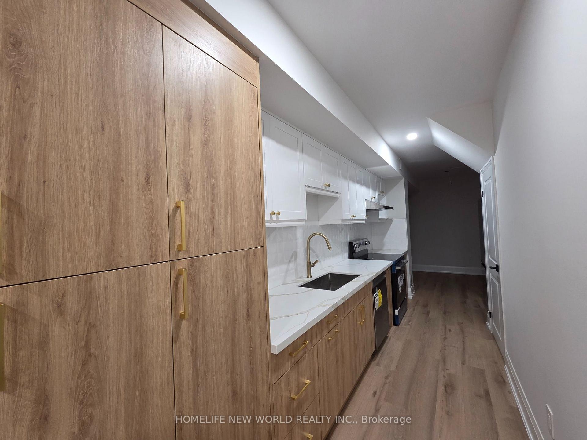 Photo 8 of 49 Berczy Manor Crescent, Markham, Rural Markham — HOMEH