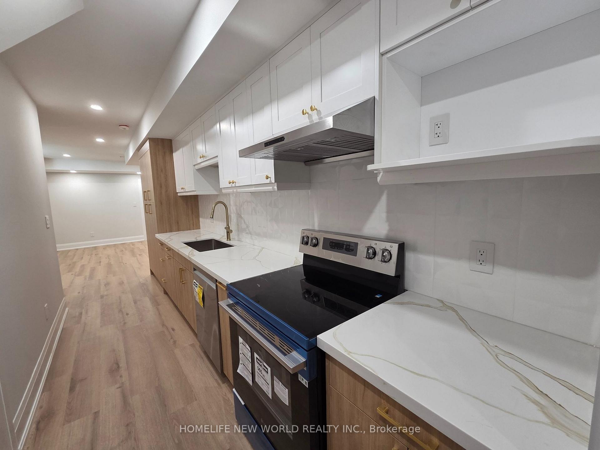Photo 9 of 49 Berczy Manor Crescent, Markham, Rural Markham — HOMEH