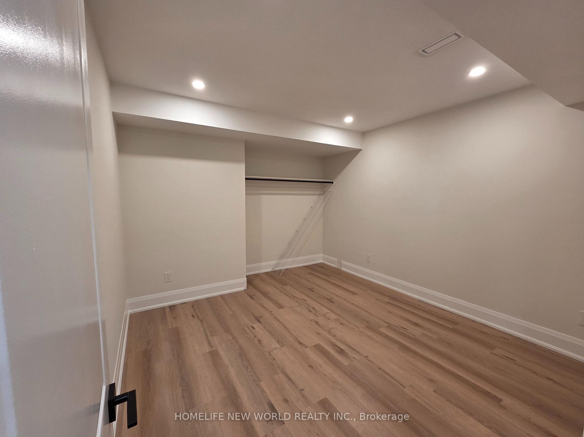 Photo 12 of 49 Berczy Manor Crescent, Markham, Rural Markham — HOMEH