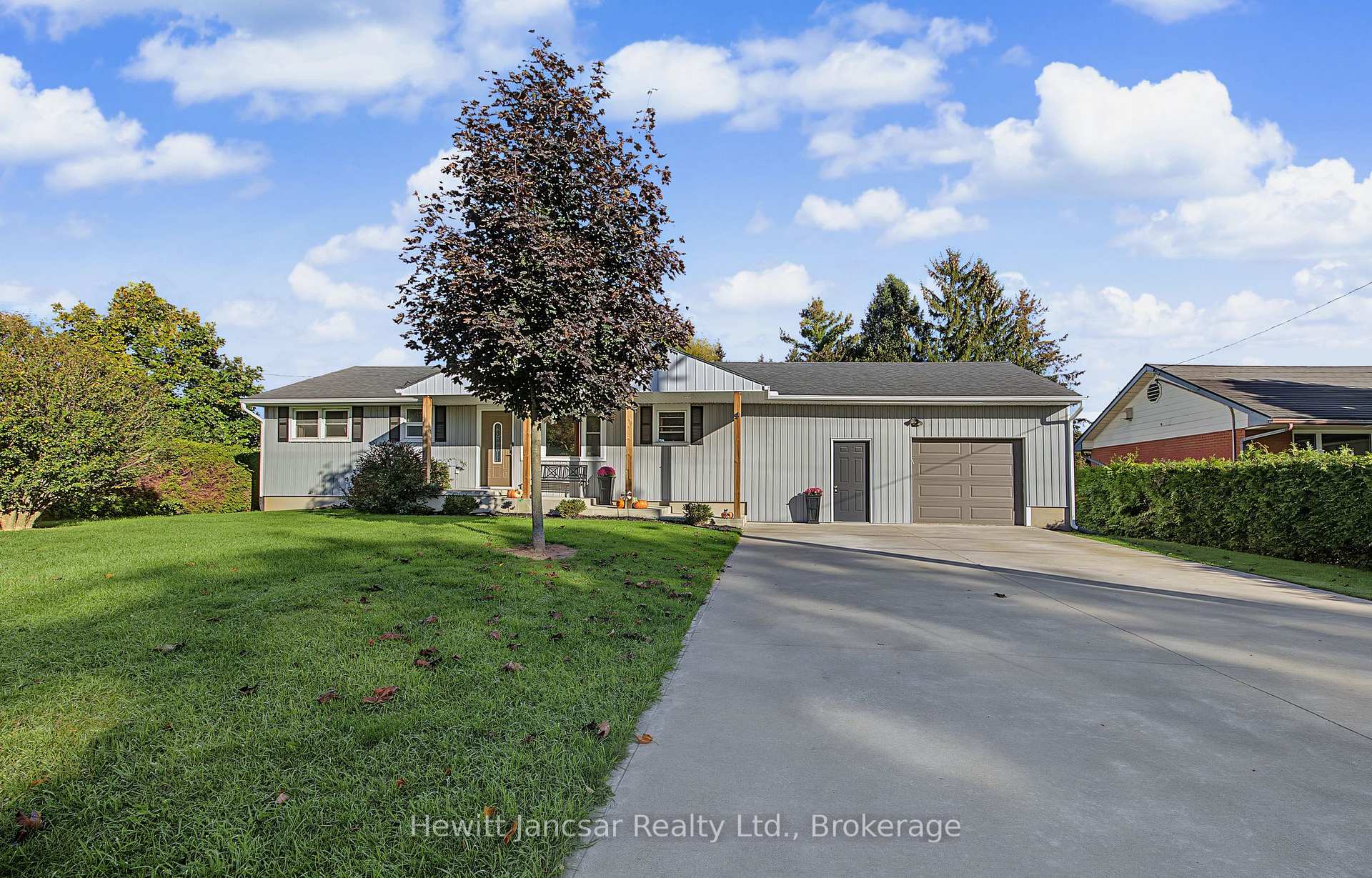 Photo 2 of 4 Fairview Street, Tillsonburg — HOMEH