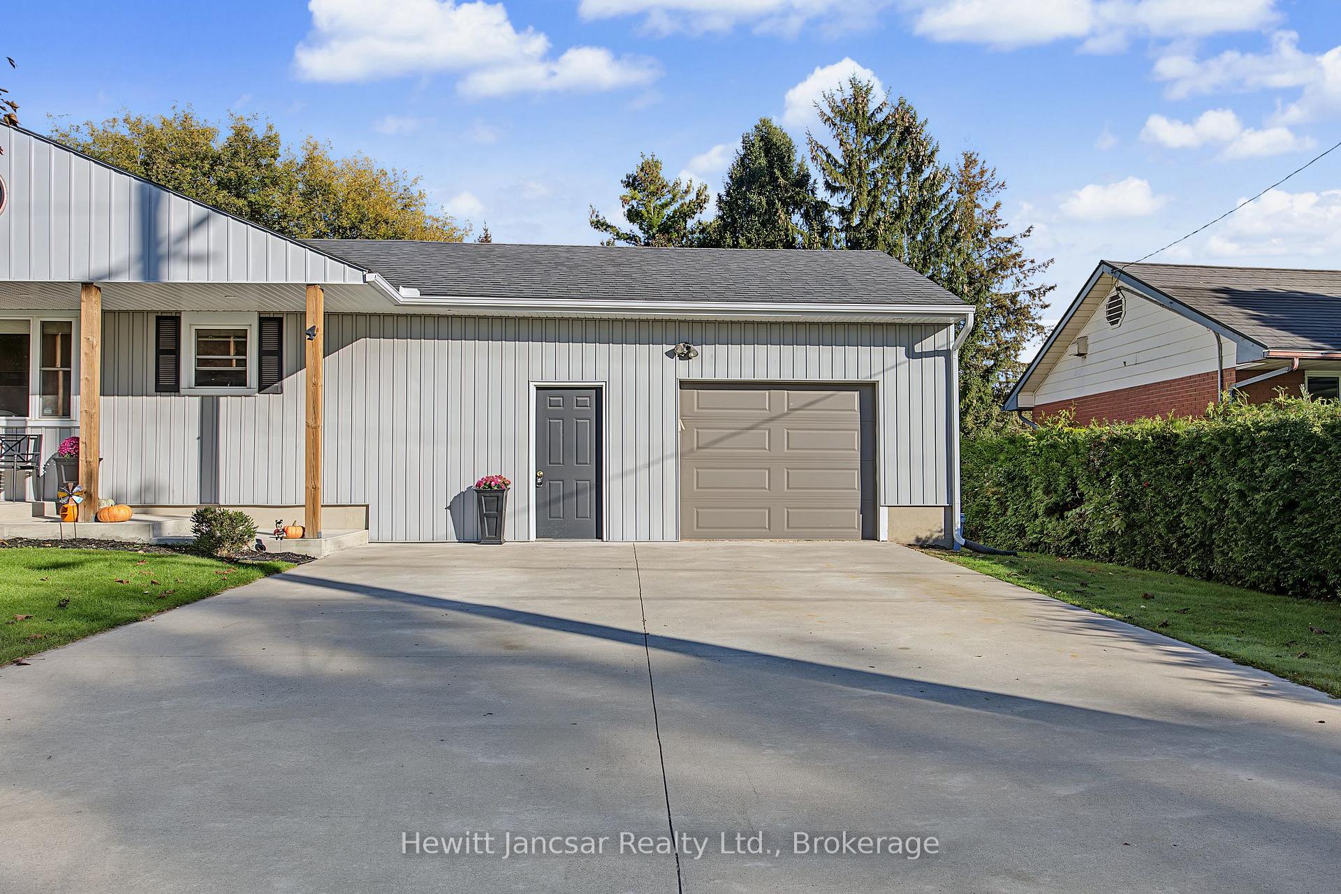 Photo 4 of 4 Fairview Street, Tillsonburg — HOMEH
