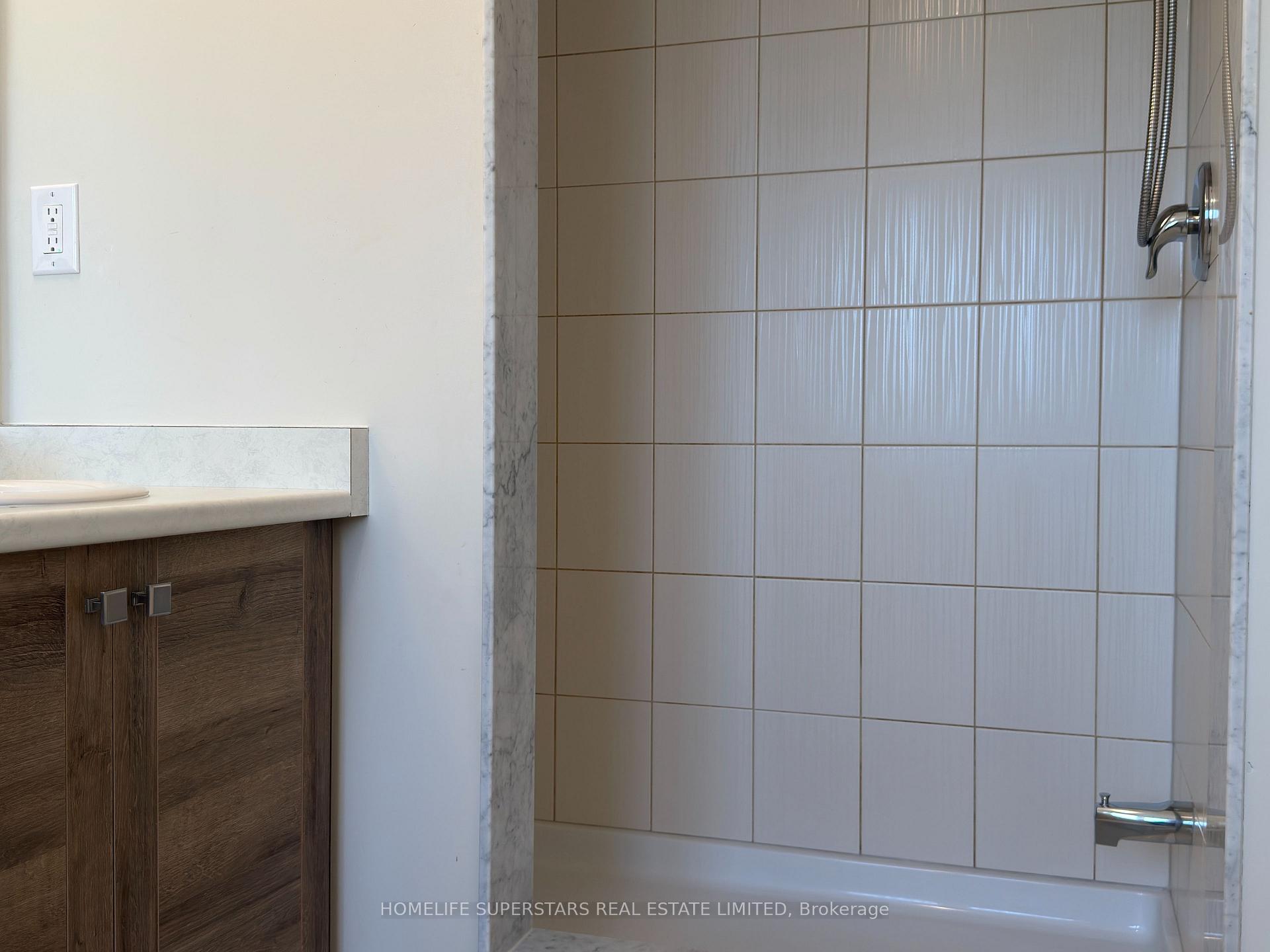 Photo 12 of 349 Vanilla Trail, Thorold, Rolling Meadows — HOMEH