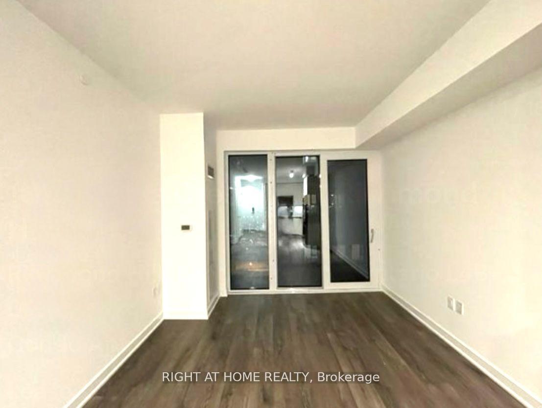 Photo 5 of Unit 2002, 105 Oneida Crescent, Richmond Hill, Langstaff — HOMEH