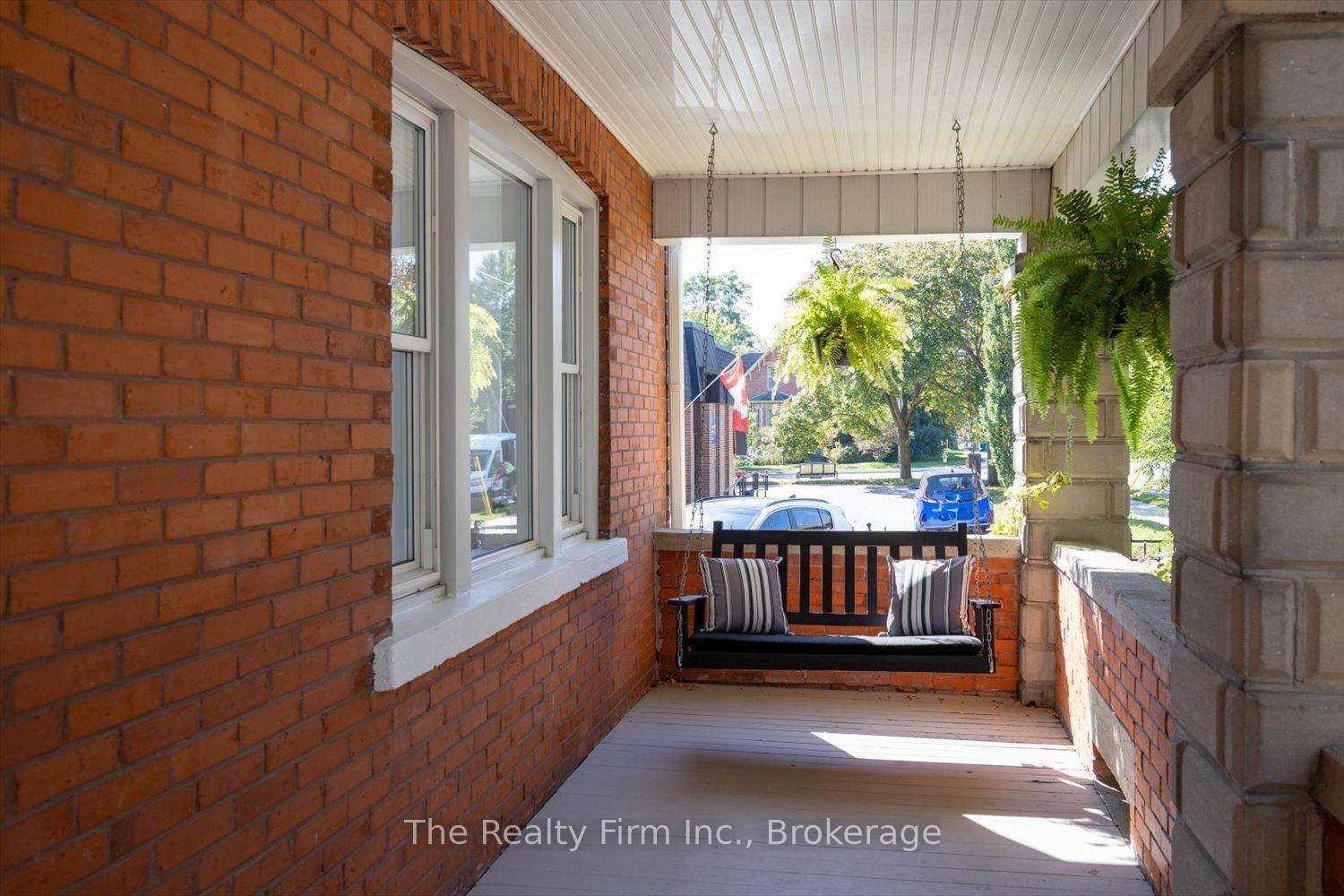 Photo 2 of 101 St Vincent Street N, Stratford — HOMEH
