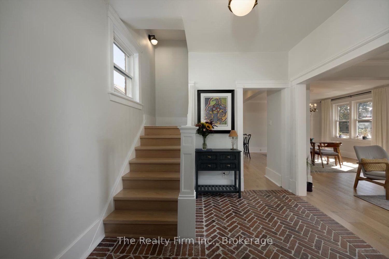 Photo 5 of 101 St Vincent Street N, Stratford — HOMEH