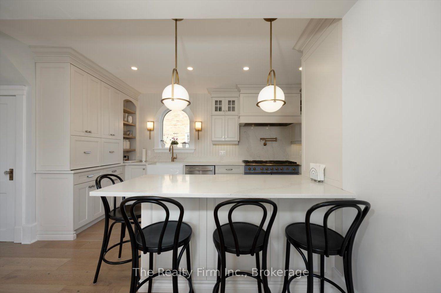 Photo 6 of 101 St Vincent Street N, Stratford — HOMEH