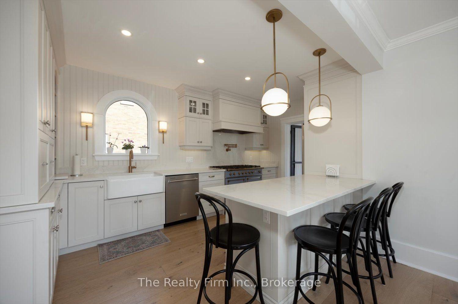 Photo 7 of 101 St Vincent Street N, Stratford — HOMEH