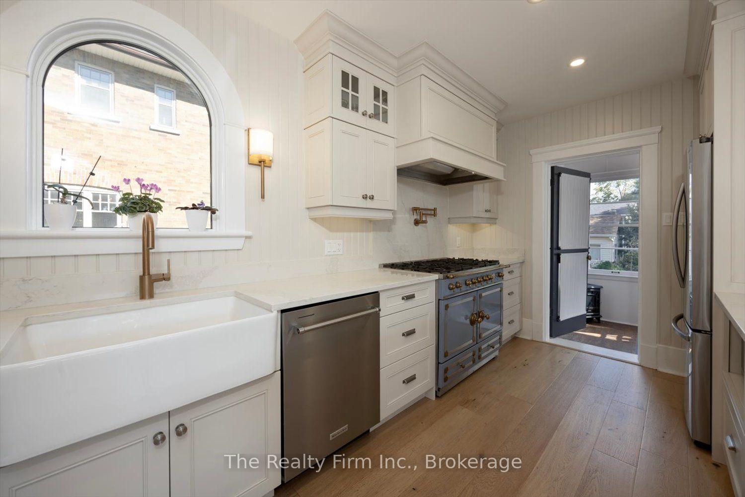 Photo 8 of 101 St Vincent Street N, Stratford — HOMEH