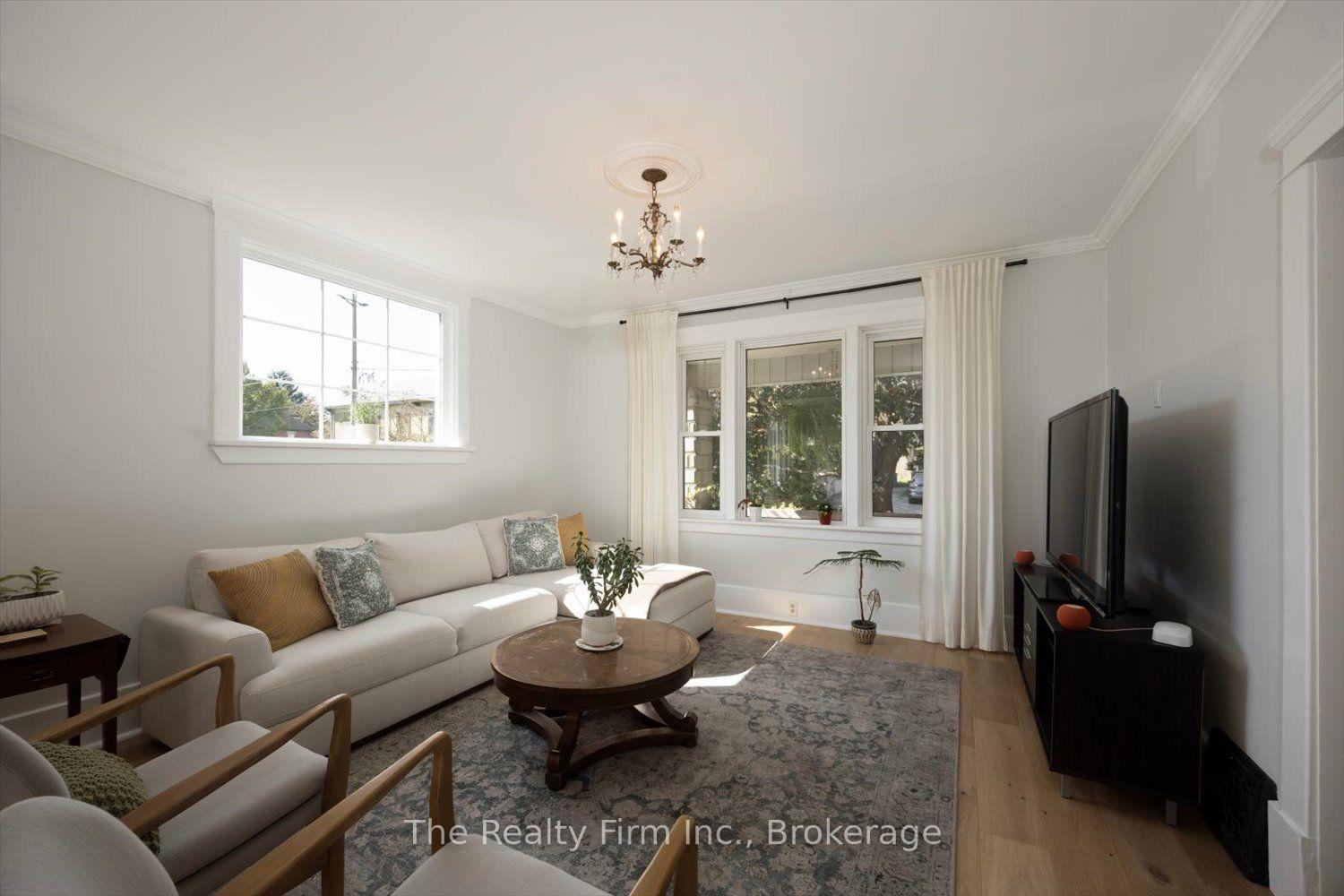 Photo 15 of 101 St Vincent Street N, Stratford — HOMEH