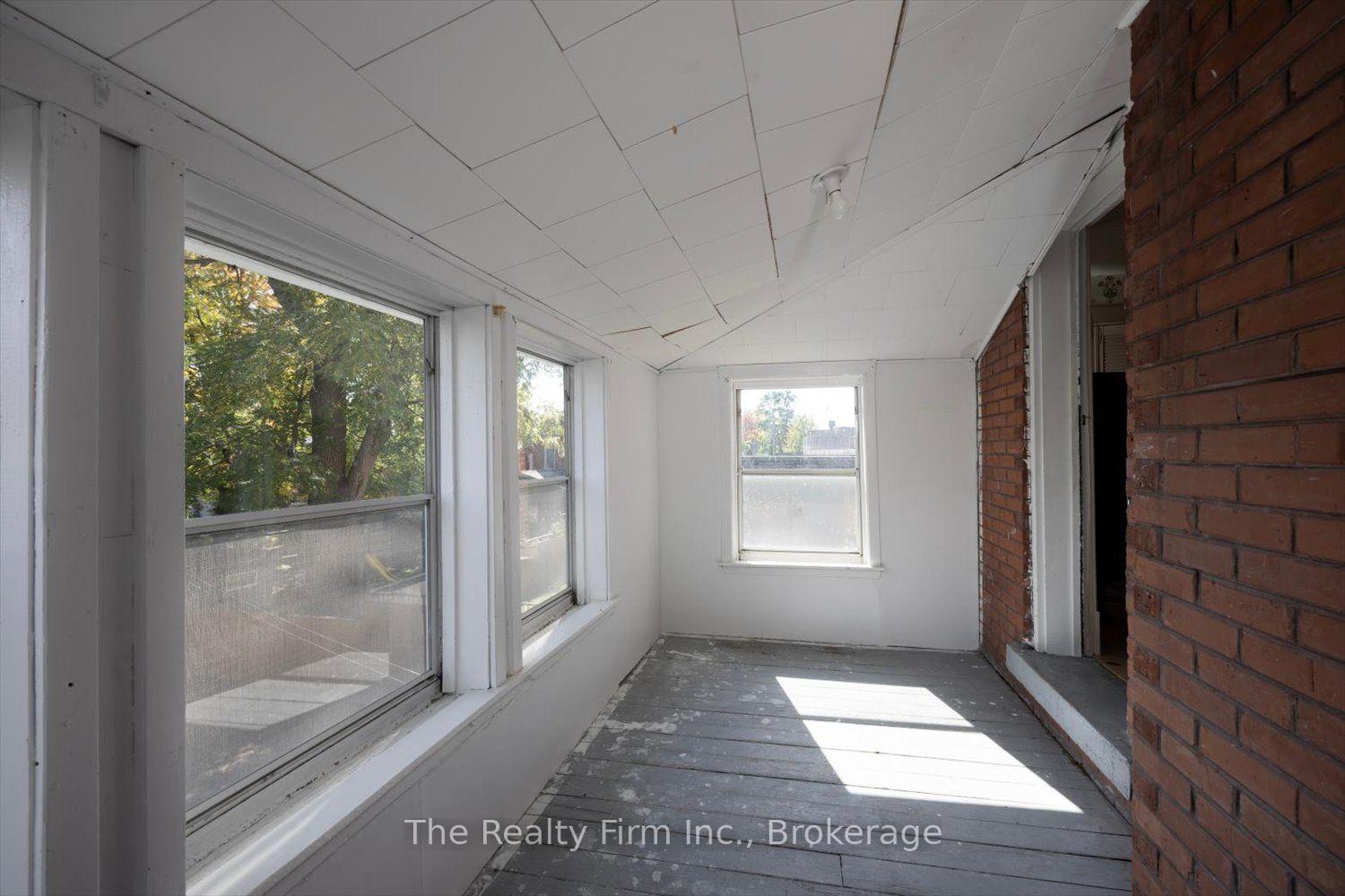 Photo 35 of 101 St Vincent Street N, Stratford — HOMEH