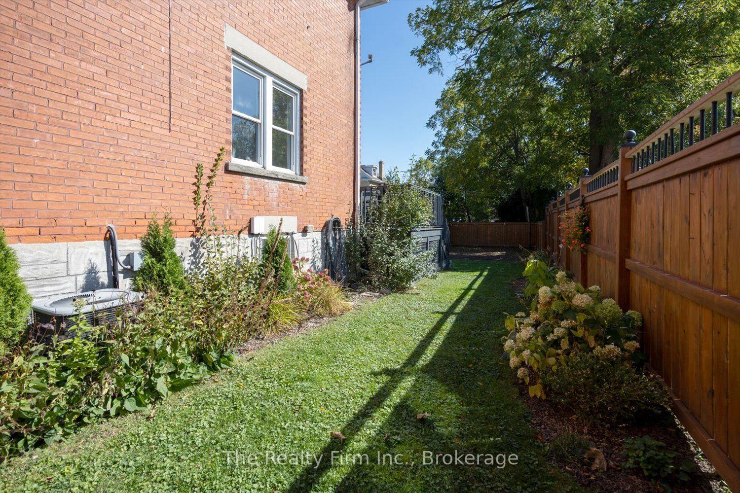 Photo 40 of 101 St Vincent Street N, Stratford — HOMEH