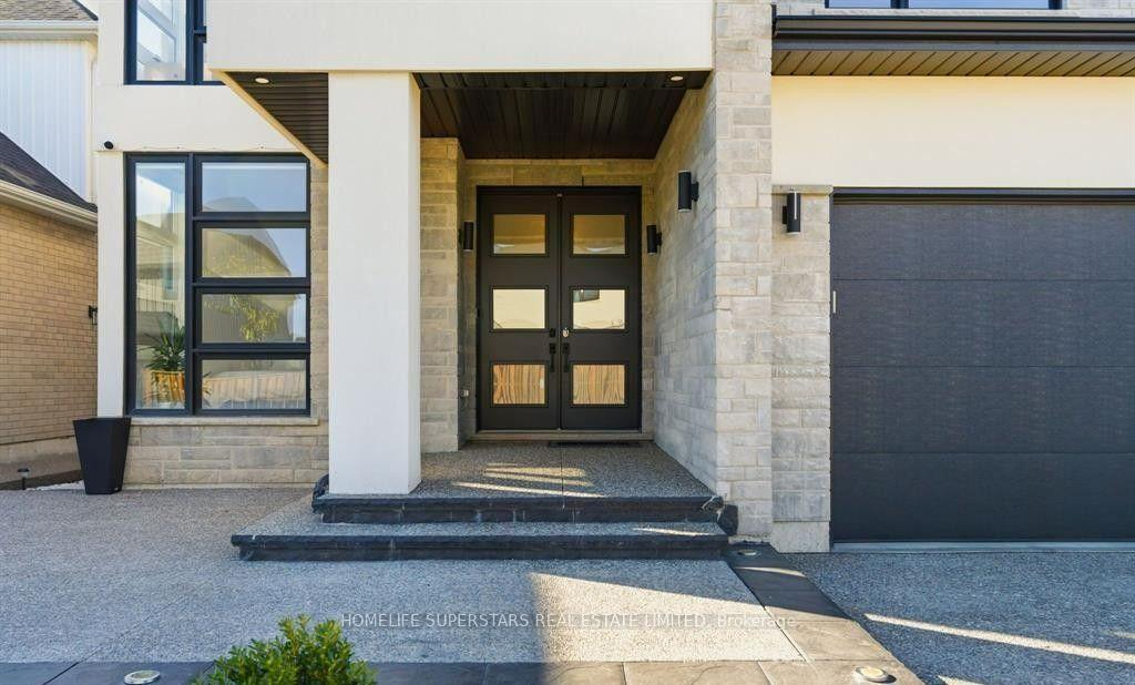 Photo 2 of 7403 Sherrilee Crescent, Niagara Falls, Brown — HOMEH