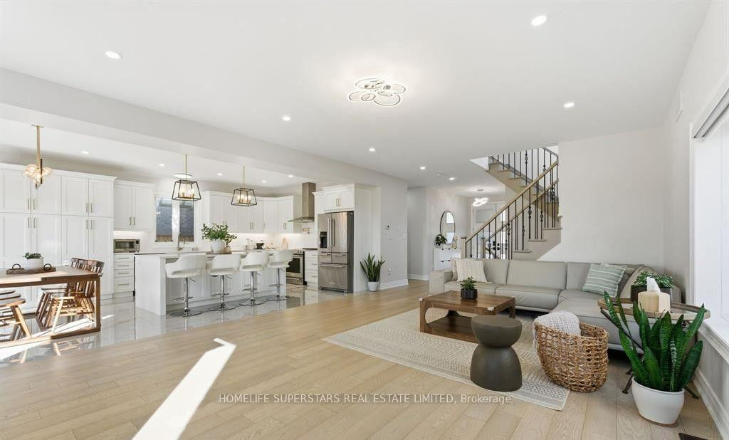 Photo 7 of 7403 Sherrilee Crescent, Niagara Falls, Brown — HOMEH