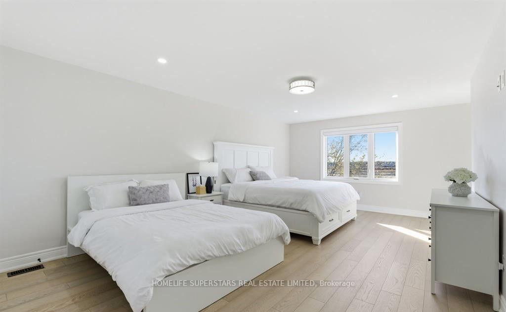 Photo 10 of 7403 Sherrilee Crescent, Niagara Falls, Brown — HOMEH