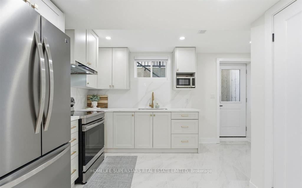 Photo 18 of 7403 Sherrilee Crescent, Niagara Falls, Brown — HOMEH