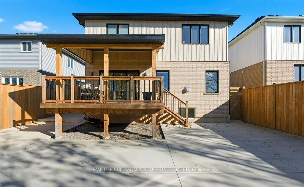Photo 24 of 7403 Sherrilee Crescent, Niagara Falls, Brown — HOMEH