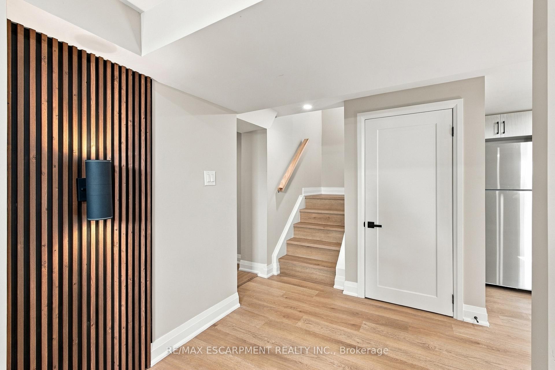 Photo 4 of Unit Lower, 46 Bobolink Road, Hamilton, Bruleville — HOMEH
