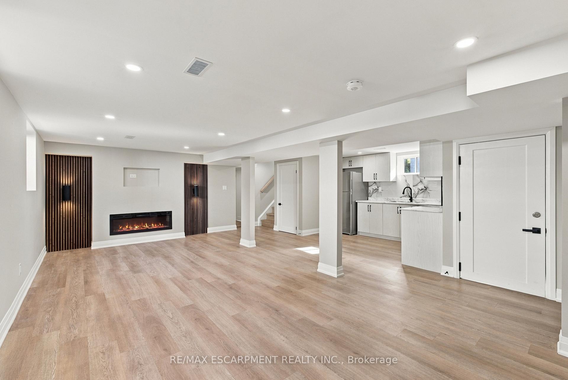 Photo 8 of Unit Lower, 46 Bobolink Road, Hamilton, Bruleville — HOMEH