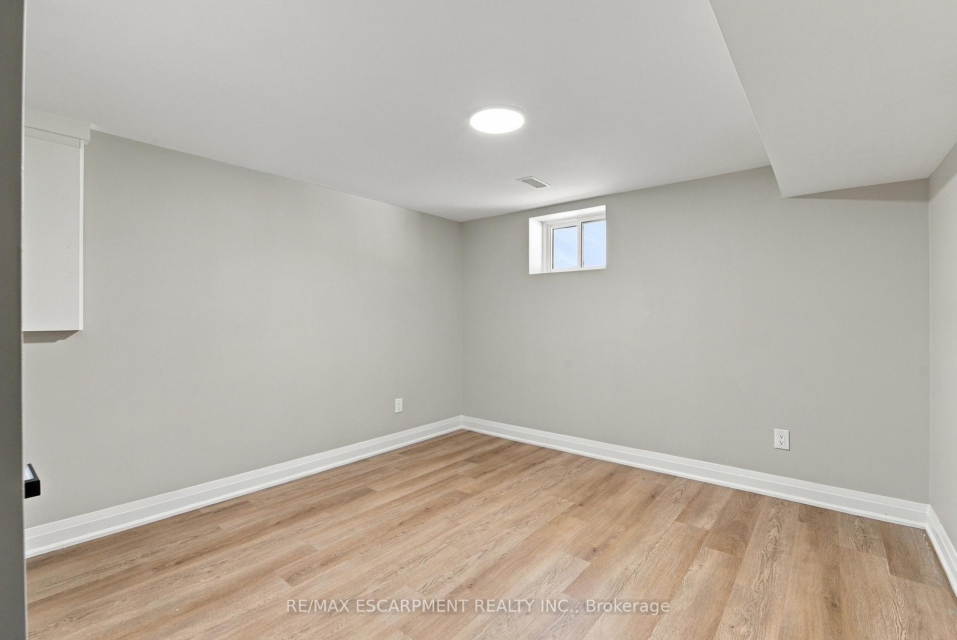 Photo 14 of Unit Lower, 46 Bobolink Road, Hamilton, Bruleville — HOMEH
