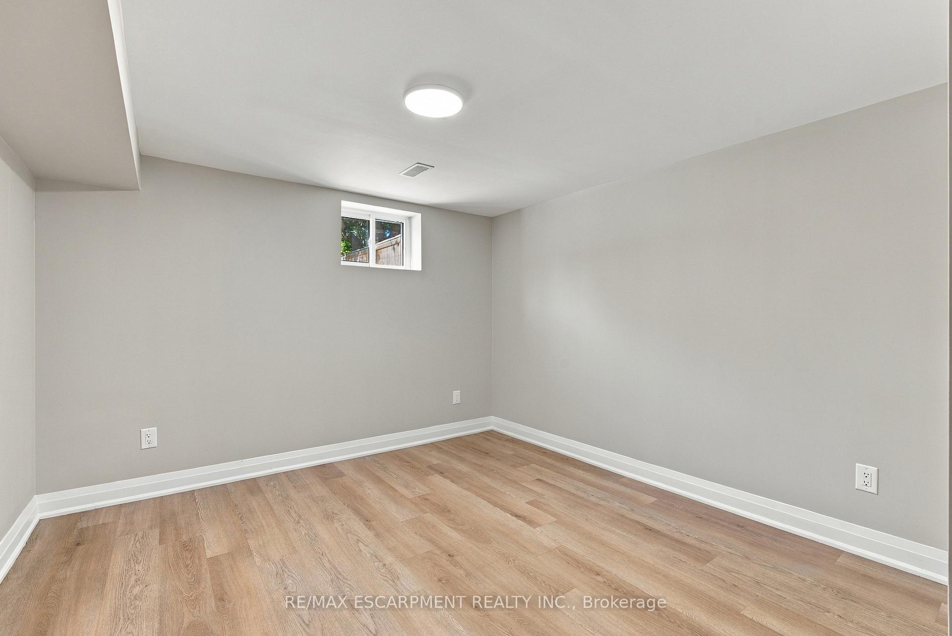 Photo 15 of Unit Lower, 46 Bobolink Road, Hamilton, Bruleville — HOMEH