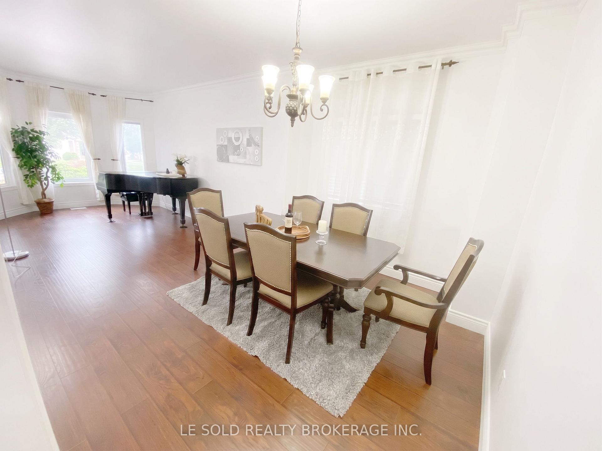 Photo 6 of 76 Larratt Lane, Richmond Hill, Westbrook — HOMEH