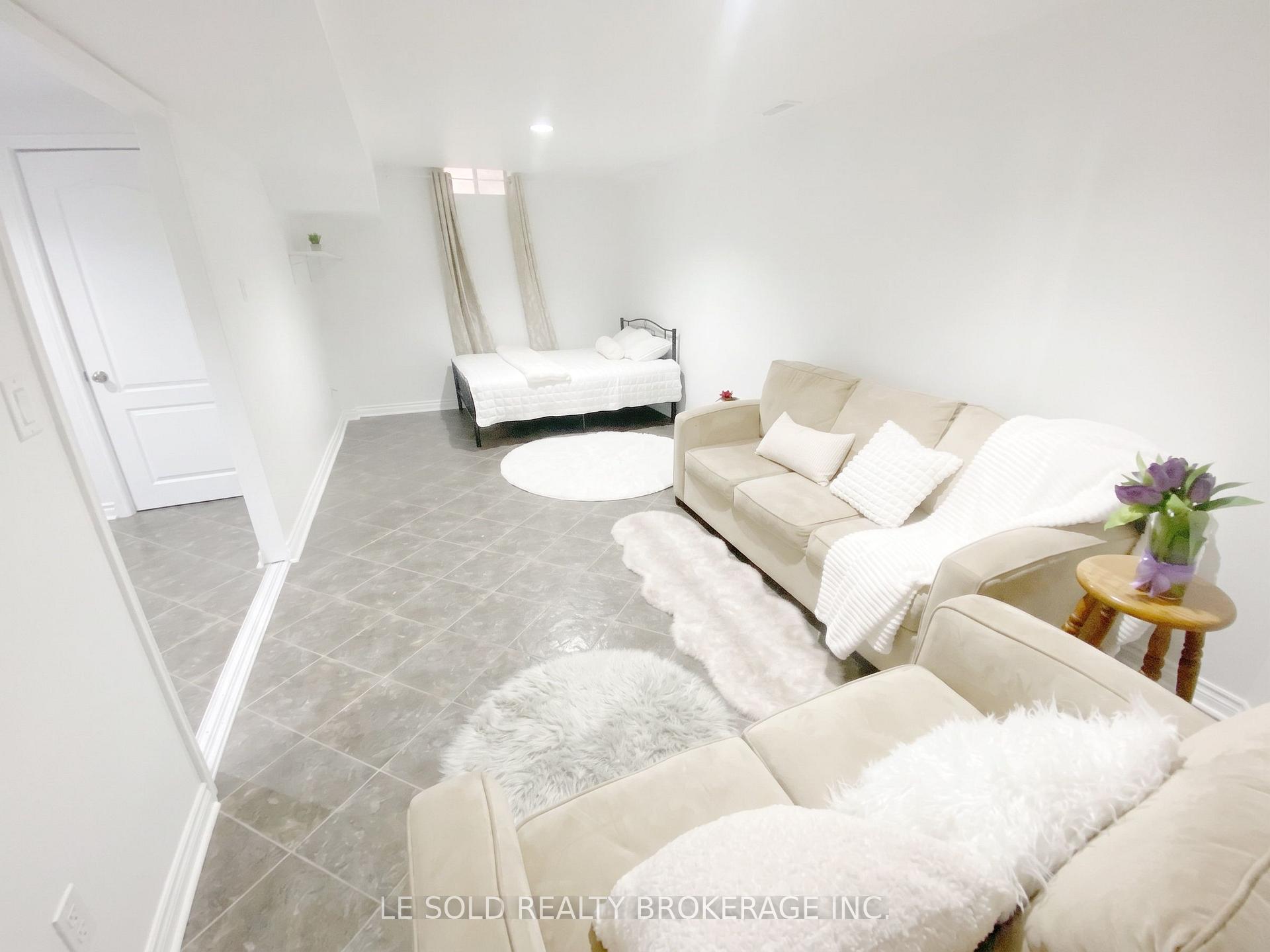Photo 34 of 76 Larratt Lane, Richmond Hill, Westbrook — HOMEH