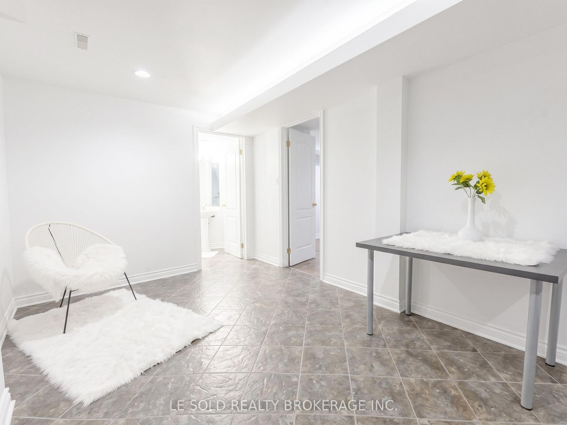 Photo 35 of 76 Larratt Lane, Richmond Hill, Westbrook — HOMEH