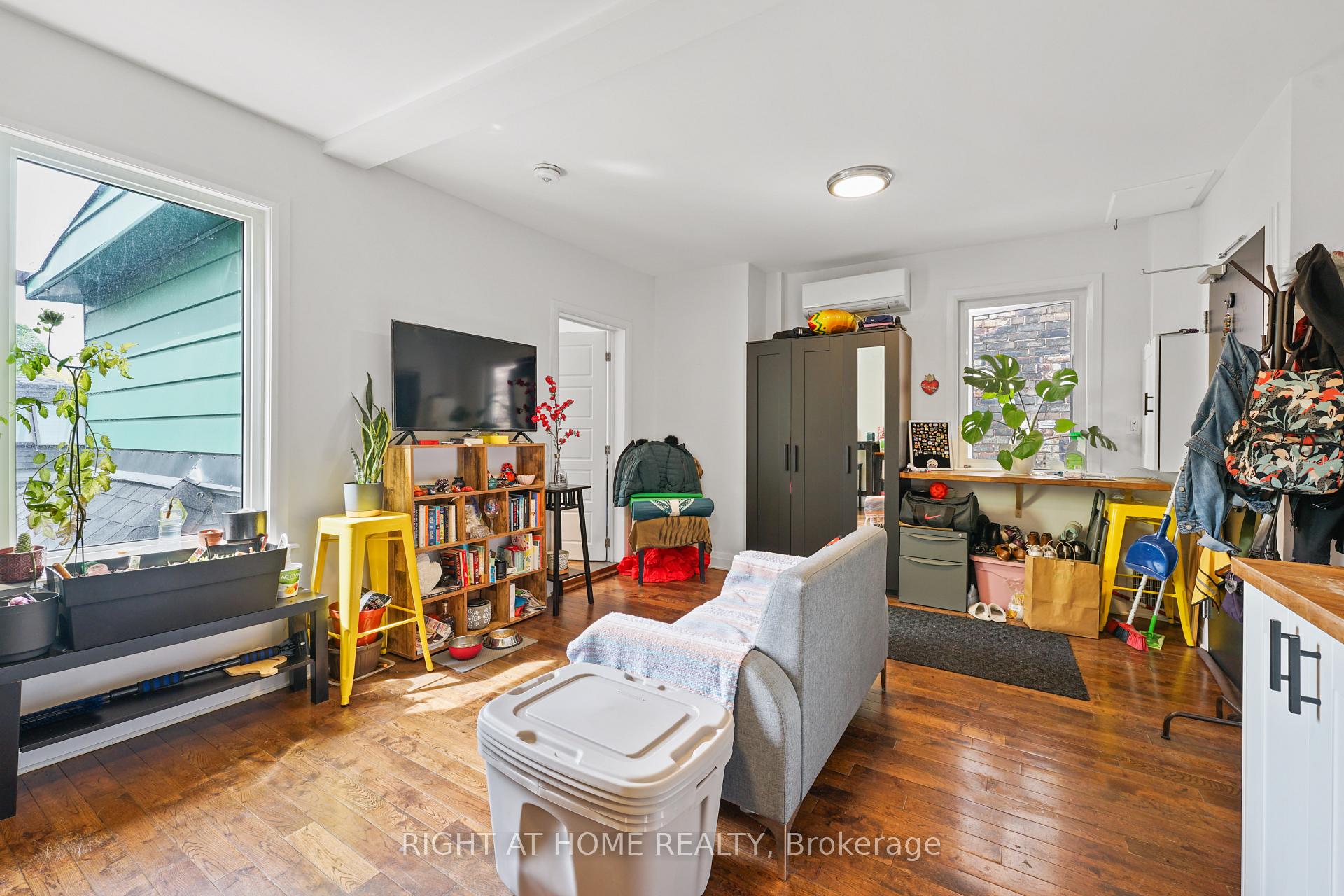 Photo 6 of Unit 2, 2207 Queen Street E, Toronto, The Beaches — HOMEH