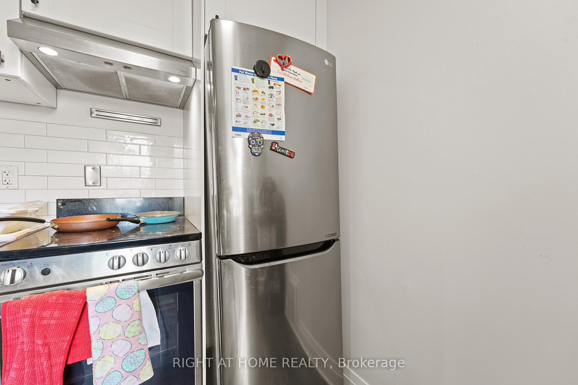 Photo 7 of Unit 2, 2207 Queen Street E, Toronto, The Beaches — HOMEH