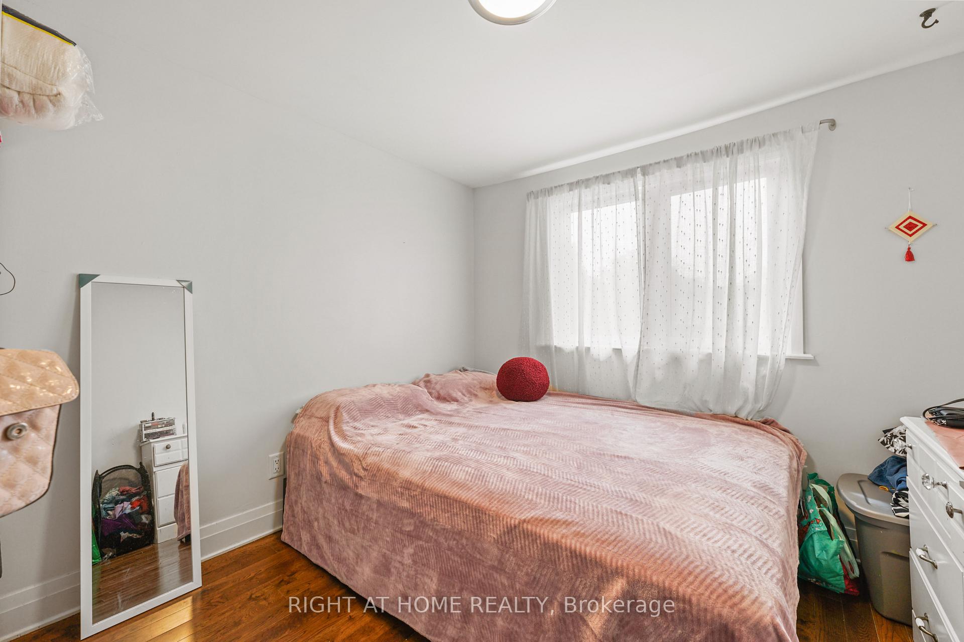 Photo 8 of Unit 2, 2207 Queen Street E, Toronto, The Beaches — HOMEH