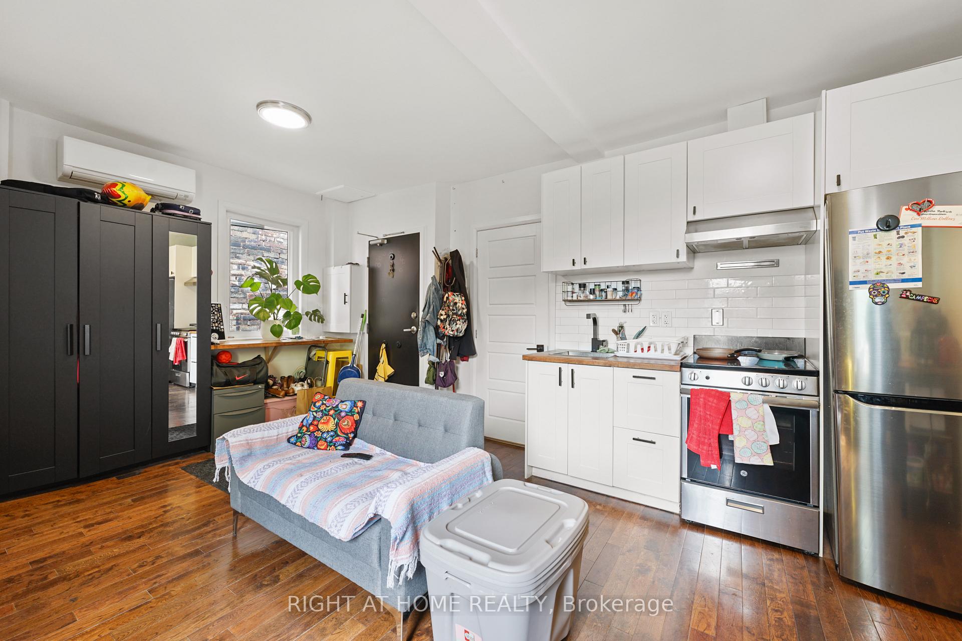Photo 10 of Unit 2, 2207 Queen Street E, Toronto, The Beaches — HOMEH