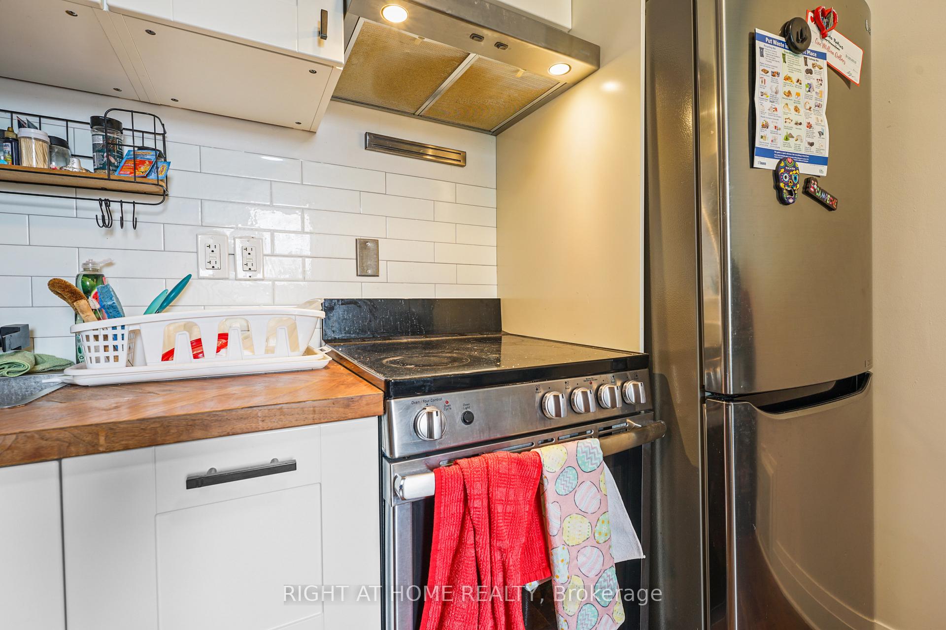 Photo 11 of Unit 2, 2207 Queen Street E, Toronto, The Beaches — HOMEH