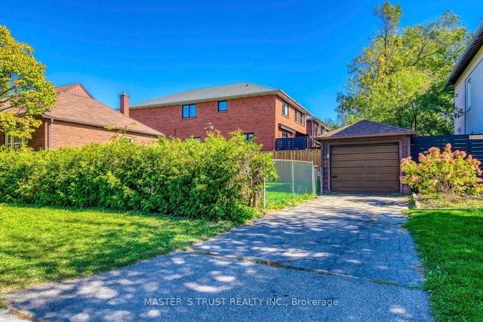 Photo 4 of 389 Lawrence Avenue W, Toronto, Bedford Park-Nortown — HOMEH