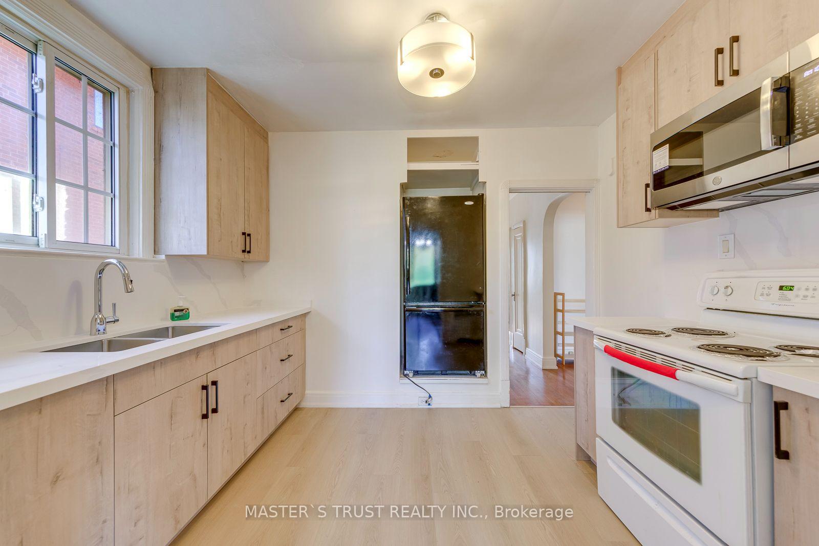 Photo 12 of 389 Lawrence Avenue W, Toronto, Bedford Park-Nortown — HOMEH