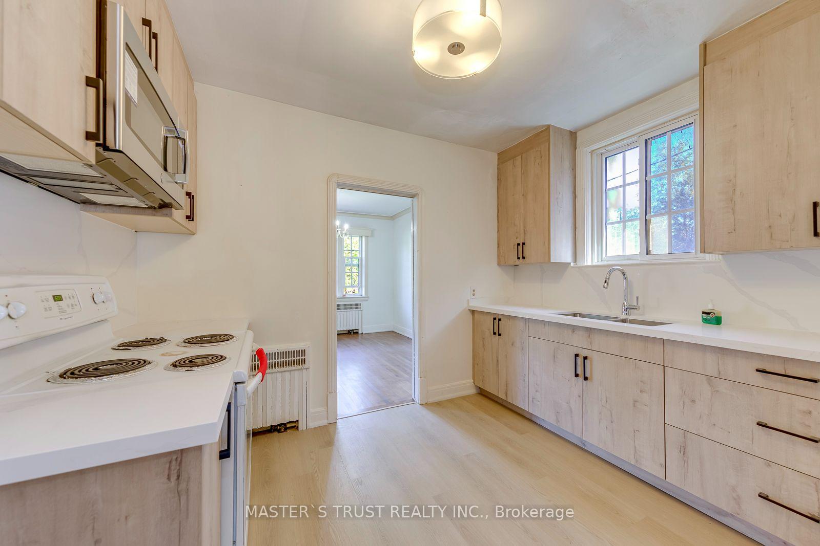 Photo 13 of 389 Lawrence Avenue W, Toronto, Bedford Park-Nortown — HOMEH