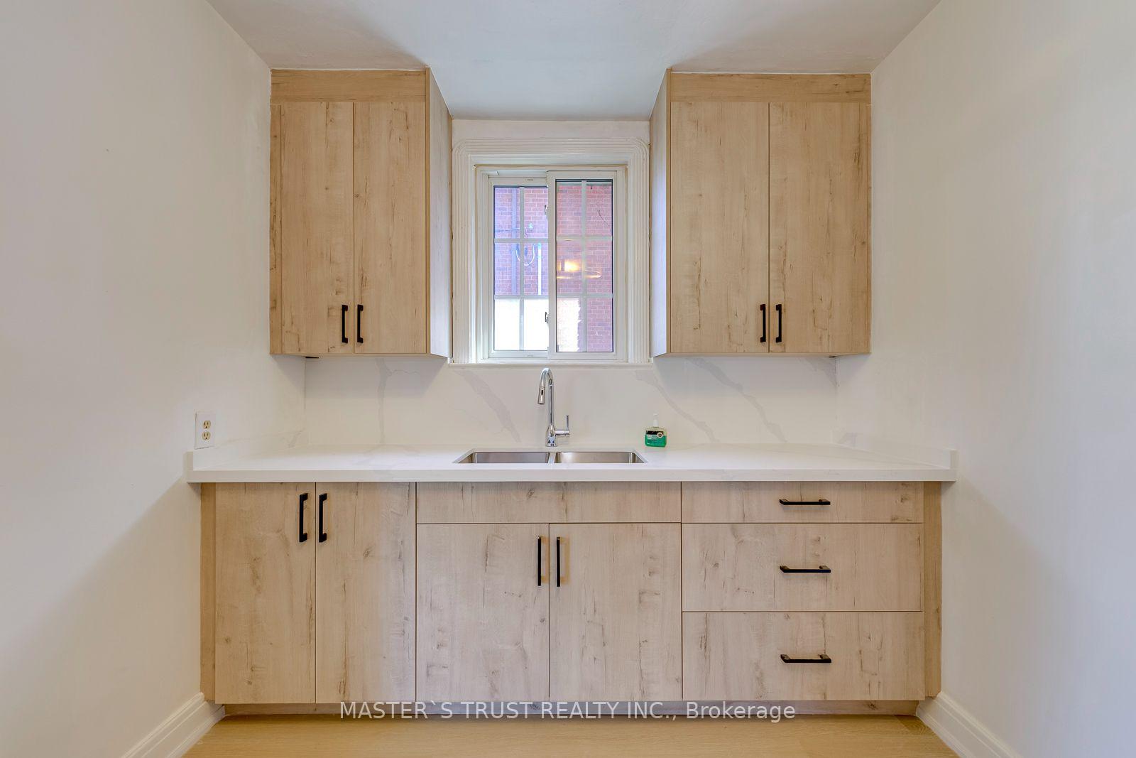 Photo 14 of 389 Lawrence Avenue W, Toronto, Bedford Park-Nortown — HOMEH