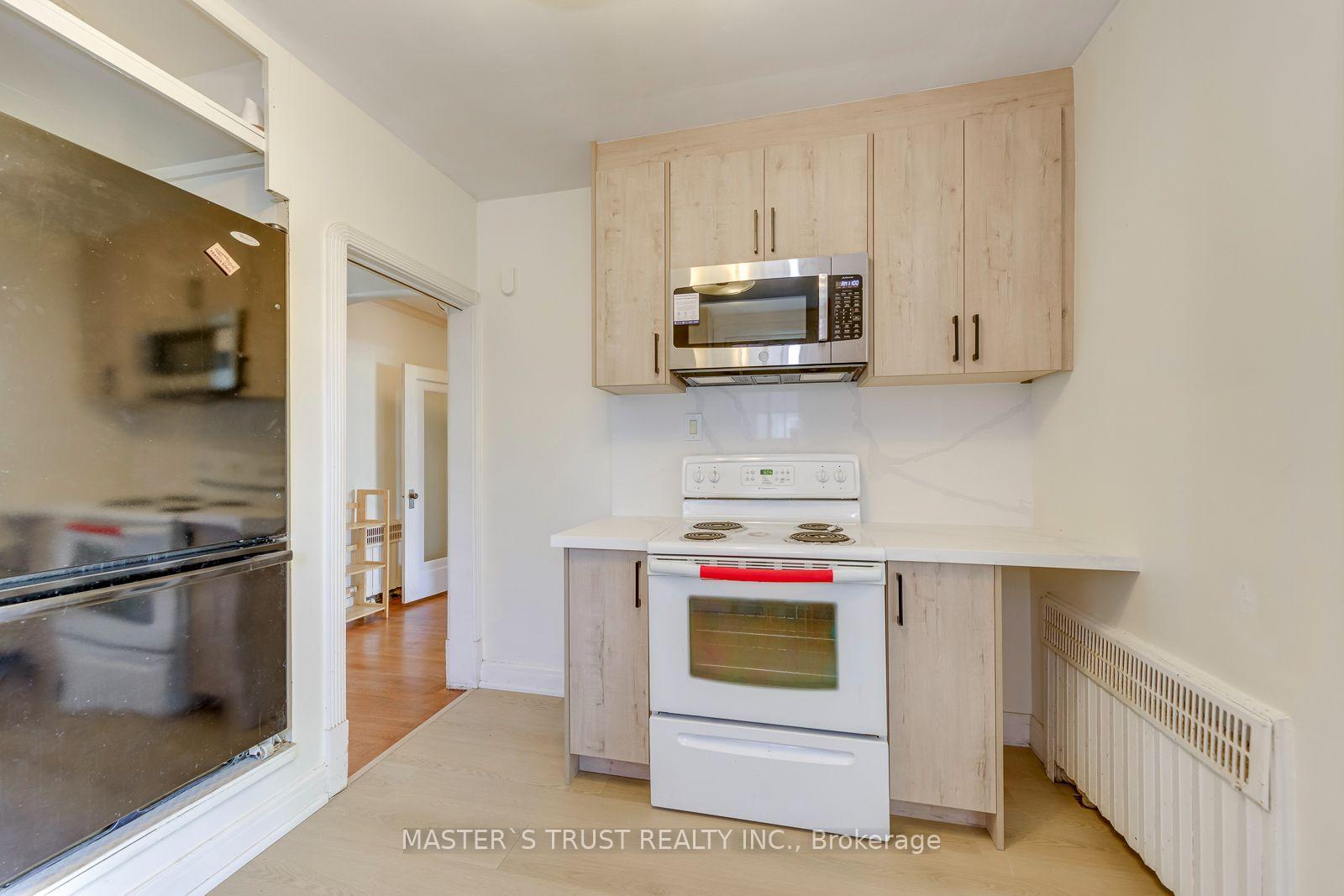 Photo 15 of 389 Lawrence Avenue W, Toronto, Bedford Park-Nortown — HOMEH