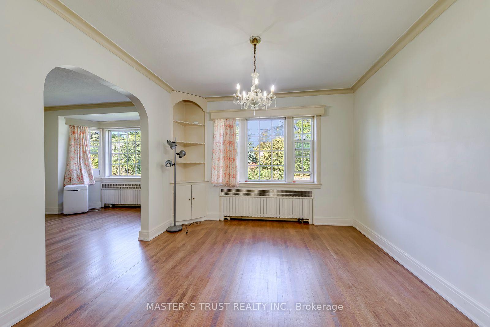 Photo 16 of 389 Lawrence Avenue W, Toronto, Bedford Park-Nortown — HOMEH