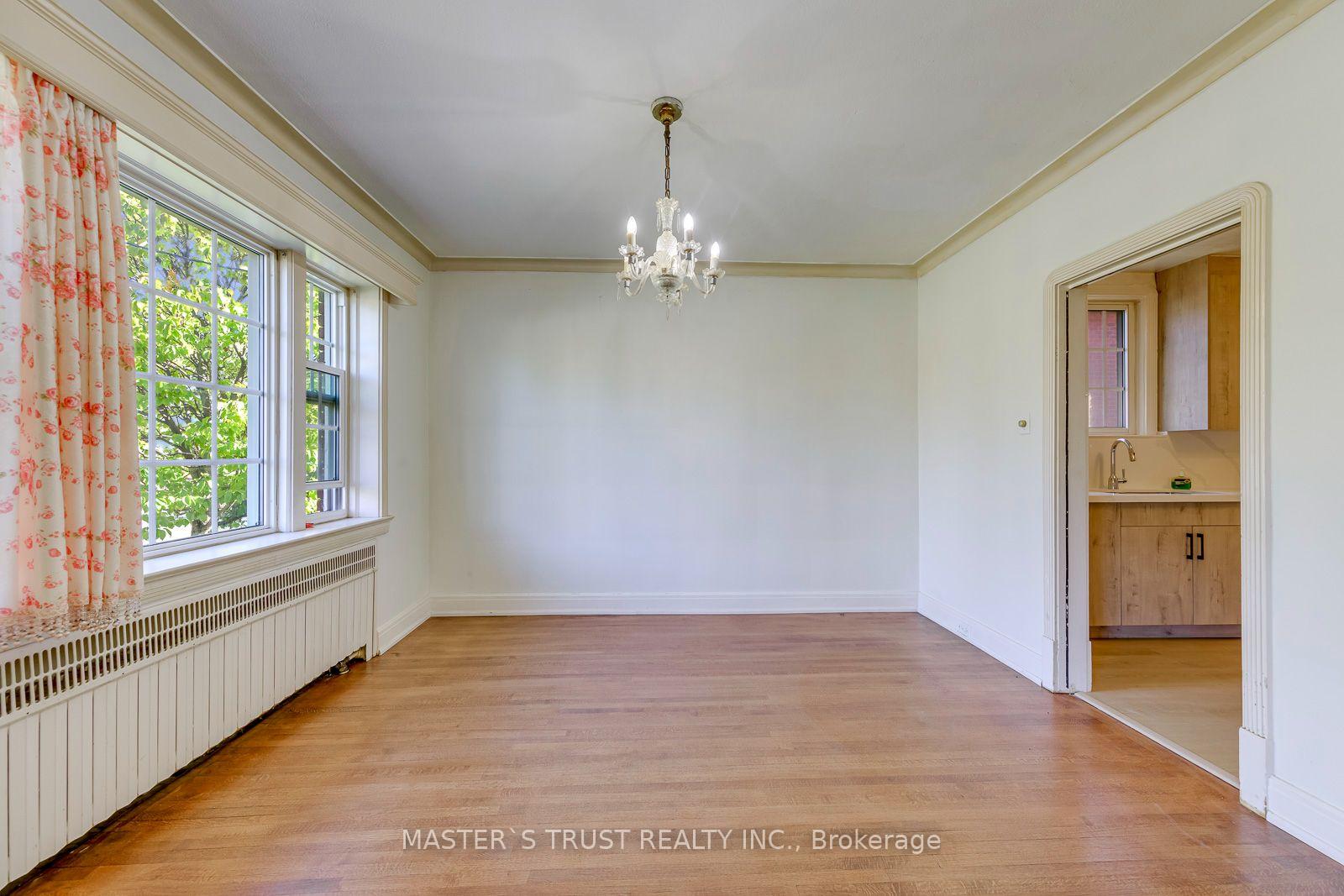 Photo 17 of 389 Lawrence Avenue W, Toronto, Bedford Park-Nortown — HOMEH