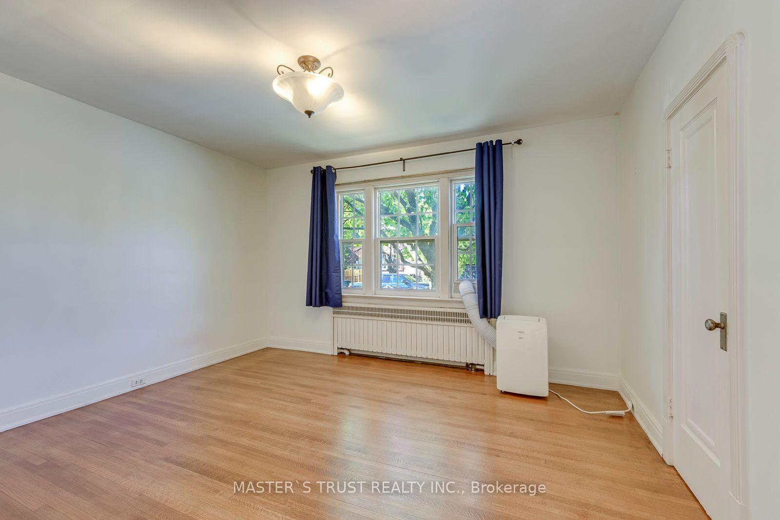 Photo 18 of 389 Lawrence Avenue W, Toronto, Bedford Park-Nortown — HOMEH