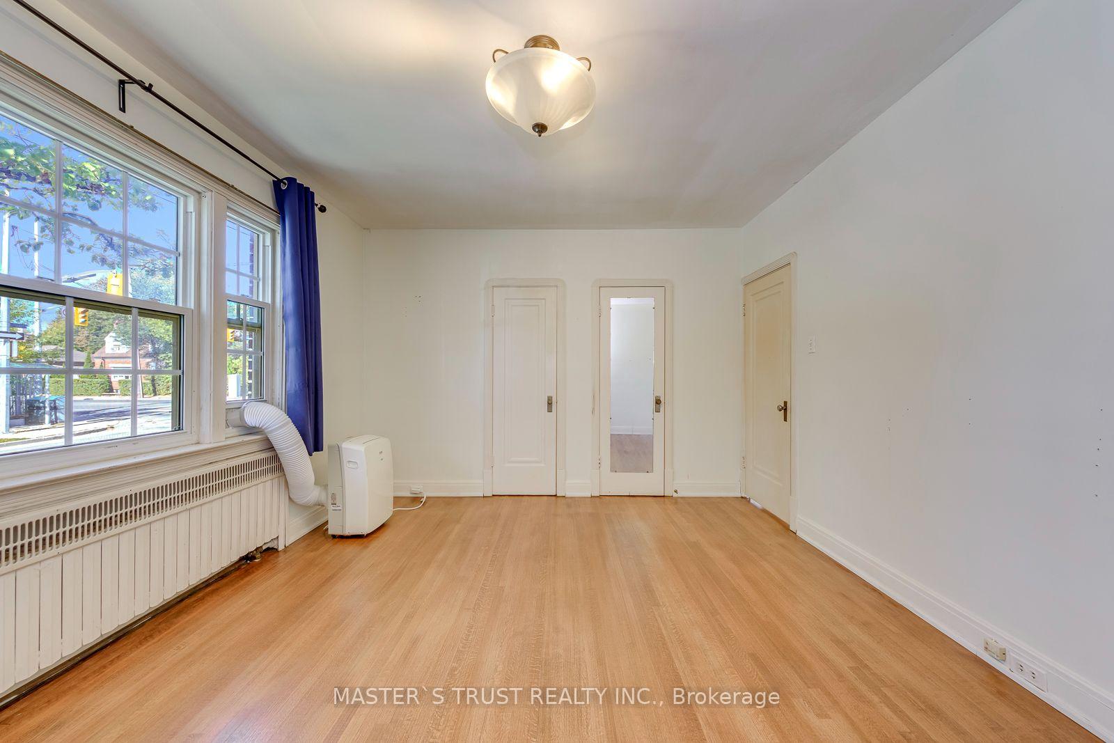 Photo 20 of 389 Lawrence Avenue W, Toronto, Bedford Park-Nortown — HOMEH