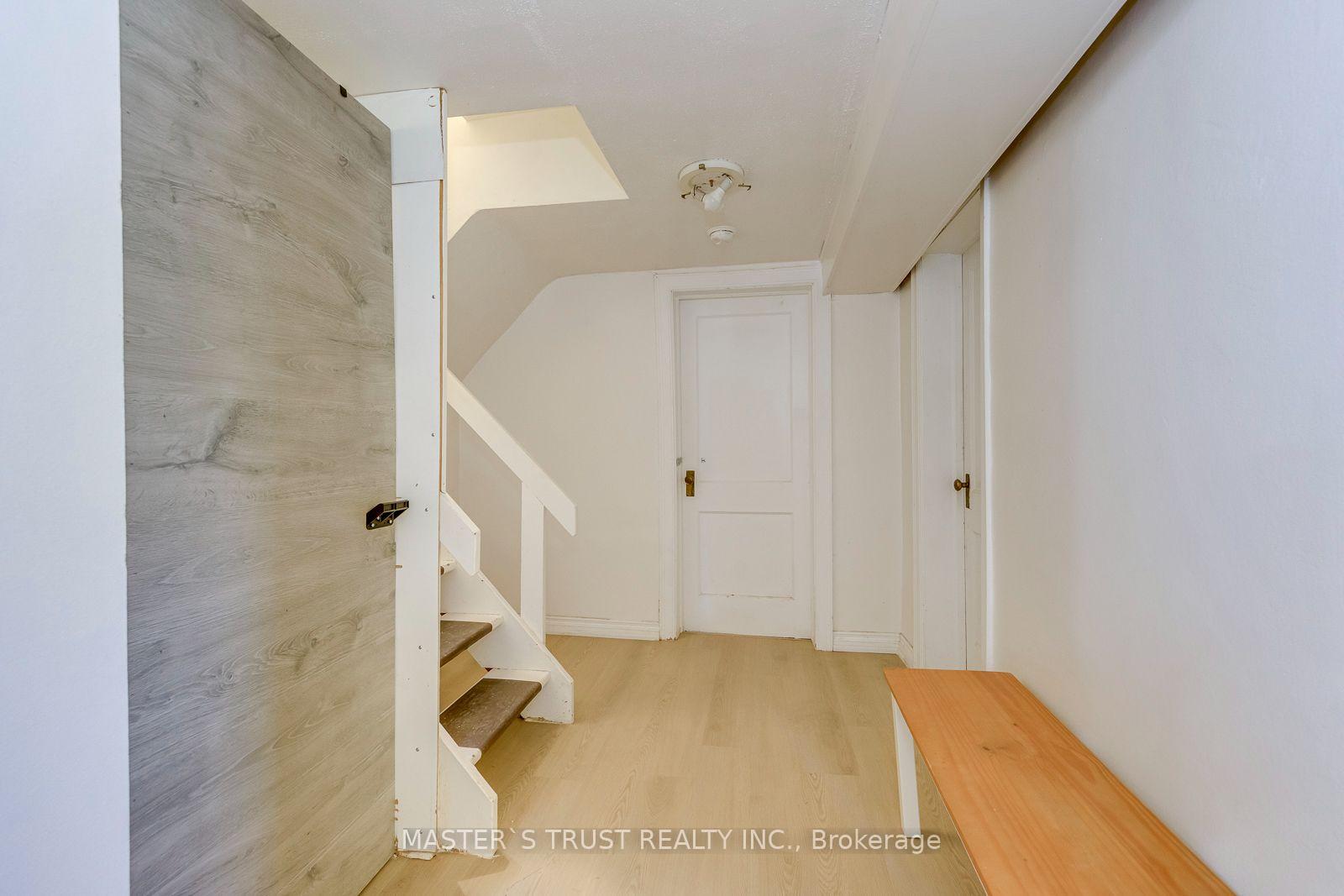 Photo 26 of 389 Lawrence Avenue W, Toronto, Bedford Park-Nortown — HOMEH