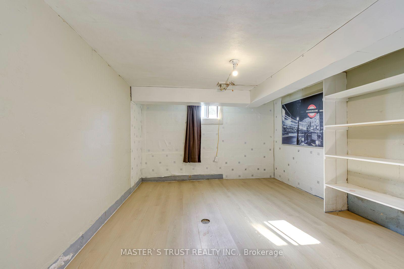 Photo 29 of 389 Lawrence Avenue W, Toronto, Bedford Park-Nortown — HOMEH