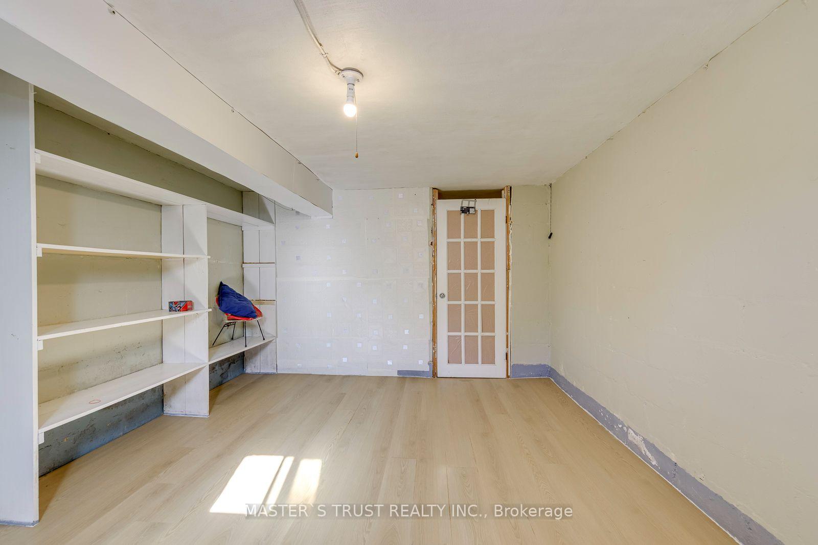 Photo 30 of 389 Lawrence Avenue W, Toronto, Bedford Park-Nortown — HOMEH