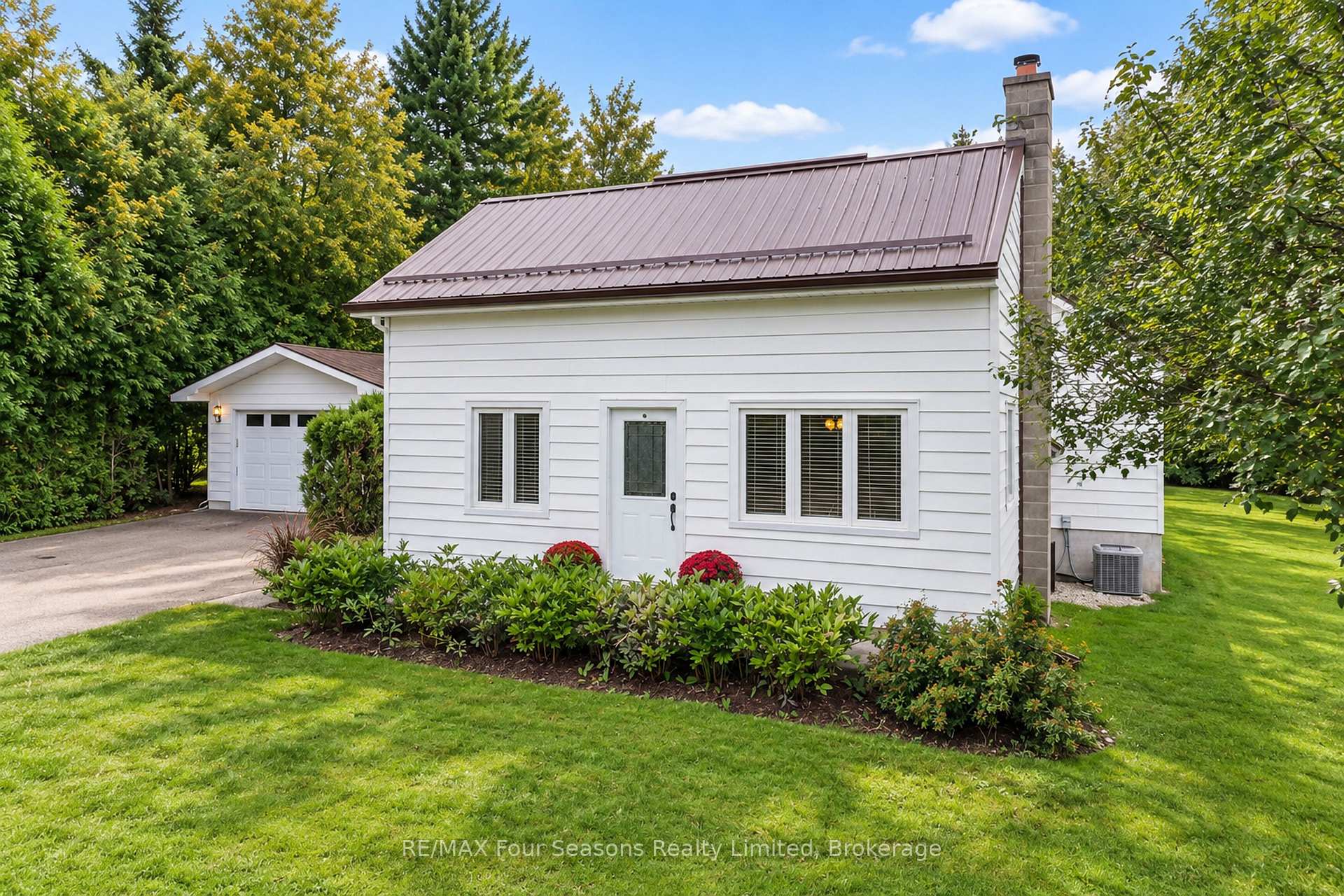 Photo 24 of 12 Lavender Hill Road, Clearview, Rural Clearview — HOMEH